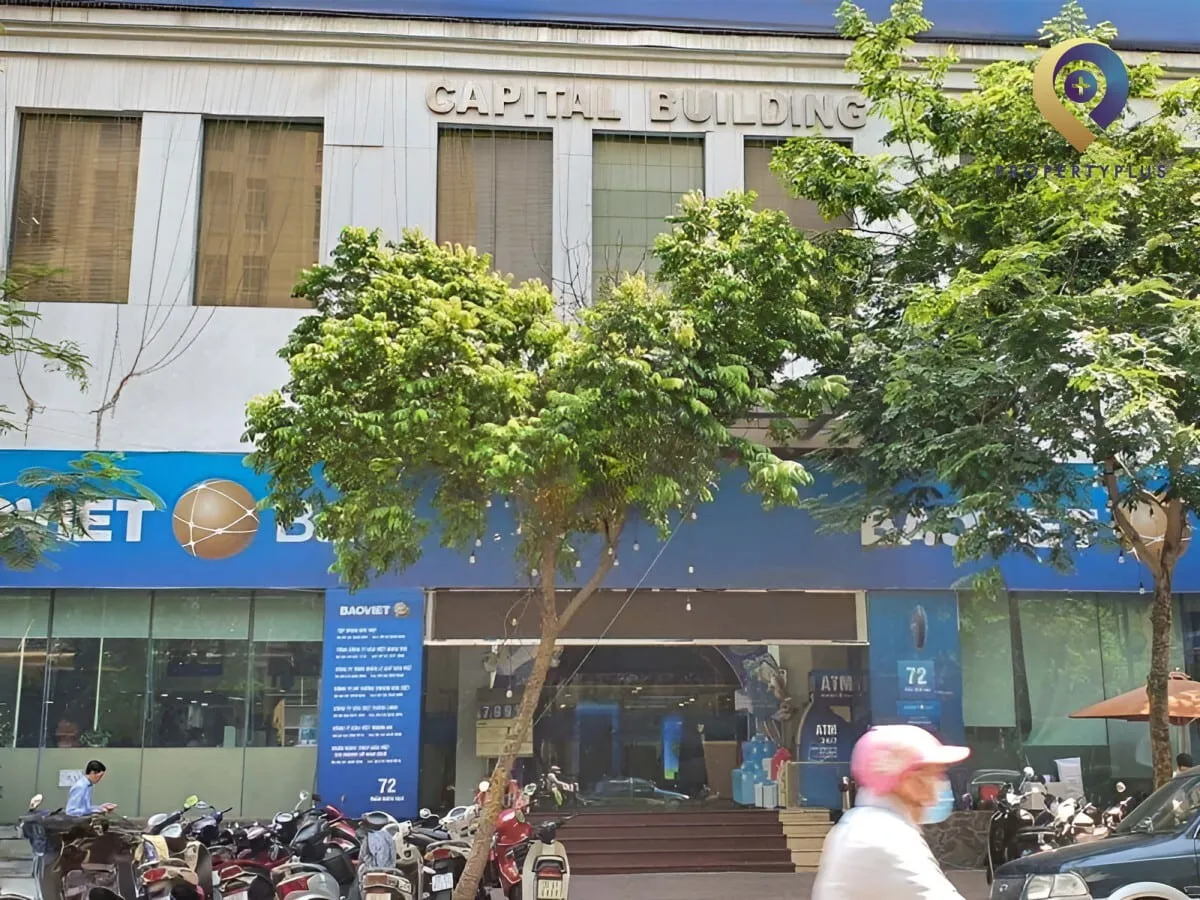 Khu vực sảnh ngoài tòa nhà Capital Building 72 Trần Hưng Đạo.